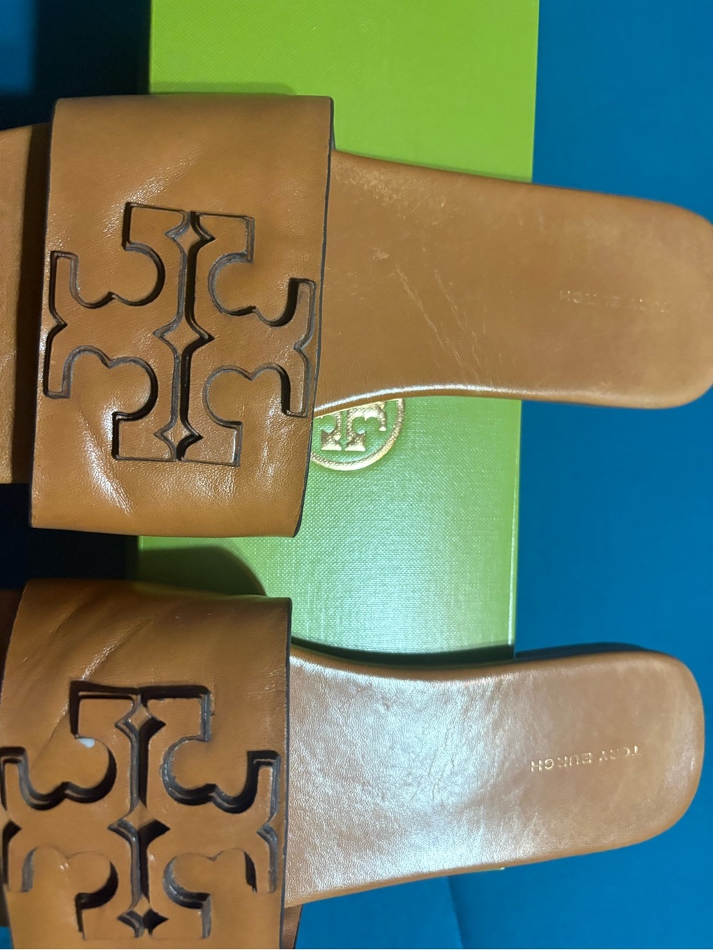 Footwear - Slides - Picture 4 of 5